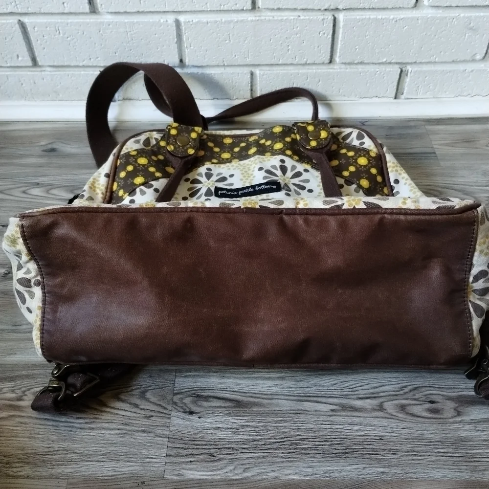 Petunia Pickle Bottom Diaper Bag Backpack in Daisy Dewdrops